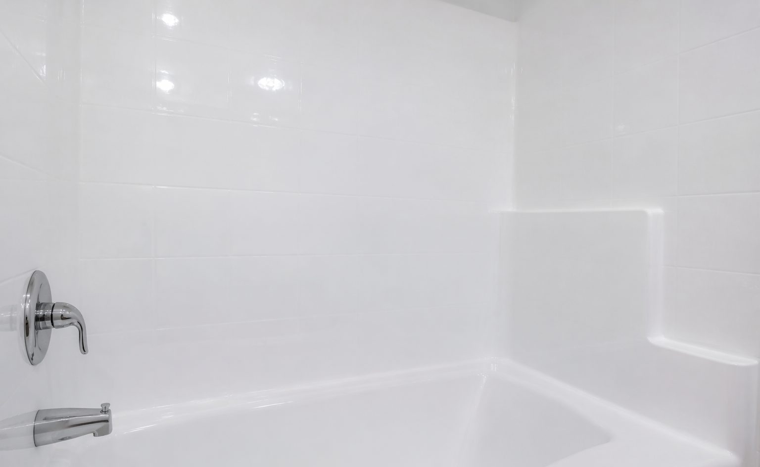 How to Fix Dirty Grout and Moldy Looking Tile in Los Angeles